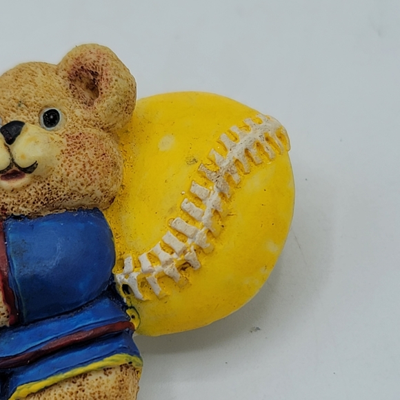 Resin Tennis Playing Teddy Bear Brooch Pin Vintage - Picture 5 of 10